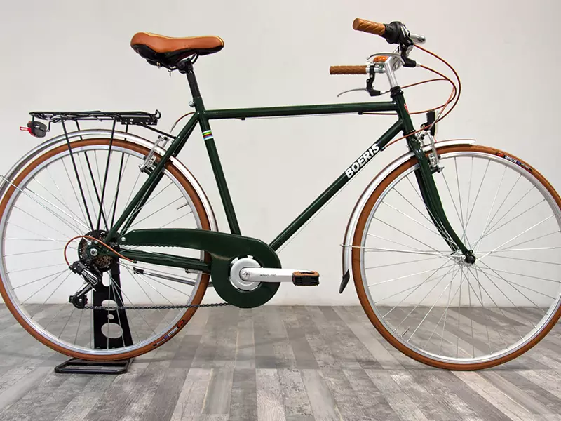 City Bike Retò Boeris Bikes Torino verde con sella, manopole manubrio e copertoni marroni